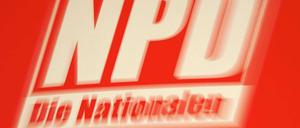 Nachdem das Bundesverfassungsgericht den Antrag der NPD abgelehnt hat, ihre Verfassungsmäßigkeit zu bestätigen, zieht die Partei nun vor den Europäischen Gerichtshof.