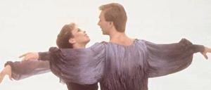 Den Ton perfekt getroffen. Die Olympiakür von Jayne Torvill und Christopher Dean zum Bolero (oben) erhielt 1984 in Sarajevo neunmal die künstlerische Höchstnote. Ein einmaliges Ereignis. Ihre Musikauswahl haben jetzt dennoch die deutschen Paarläufer Aljona Sawtschenko und Robin Szolkowy aufgegriffen.