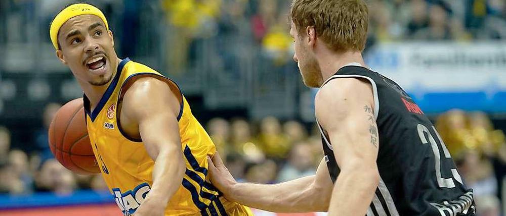 Unter Trainer Obradovic hat sich Dashaun Wood (l.) "zu einem besseren Spieler entwickelt". 