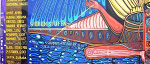 Buntes Kunstwerk mit Geschichte: die East Side Gallery. 