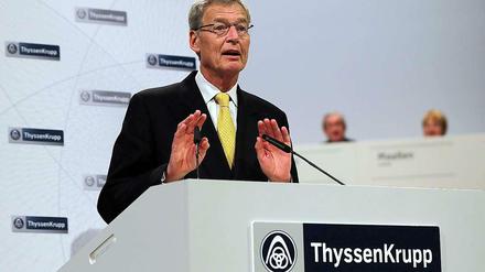 Rücktritt: Gerhard Cromme legt sein Amt als Chef des kriselnden Stahlkonzerns Thyssen-Krupp nieder.