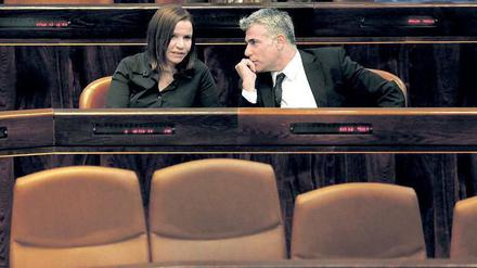 Die Chefin der Arbeitspartei, Schelly Jachimowitsch, lehnt es weiterhin ab, ein Bündnis mit Benjamin Netanjahu zu bilden. Yair Lapid (r.) kann sich das dagegen durchaus vorstellen. 
