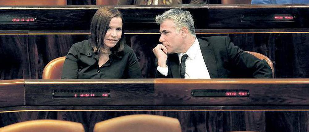 Die Chefin der Arbeitspartei, Schelly Jachimowitsch, lehnt es weiterhin ab, ein Bündnis mit Benjamin Netanjahu zu bilden. Yair Lapid (r.) kann sich das dagegen durchaus vorstellen. 