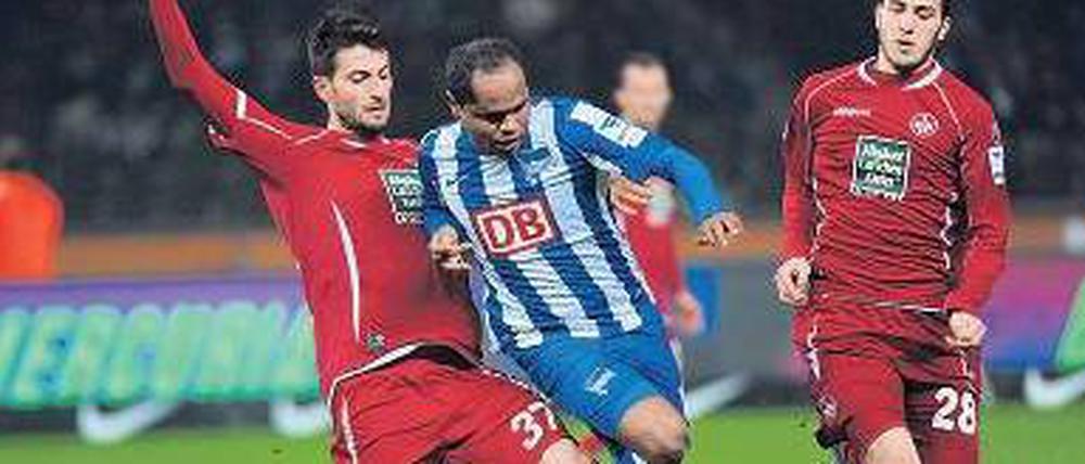 Immer im Mittelpunkt. Ronny hat sich zu Herthas prägendem Spieler entwickelt.