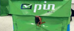 Stapelweise Daten. Die Pin Mail AG fotografiert jeden Umschlag von Behörden und Großkunden und speichert die so erfassten Adressdaten der Empfänger. 