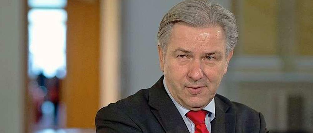 Klaus Wowereit fordert ein stärkeres Bekenntnis der Berliner zu ihrer Stadt - die Reihen sollen sich gegen das Lästern von außen schließen.