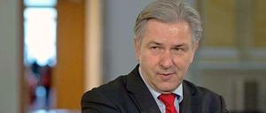 Klaus Wowereit fordert ein stärkeres Bekenntnis der Berliner zu ihrer Stadt - die Reihen sollen sich gegen das Lästern von außen schließen.