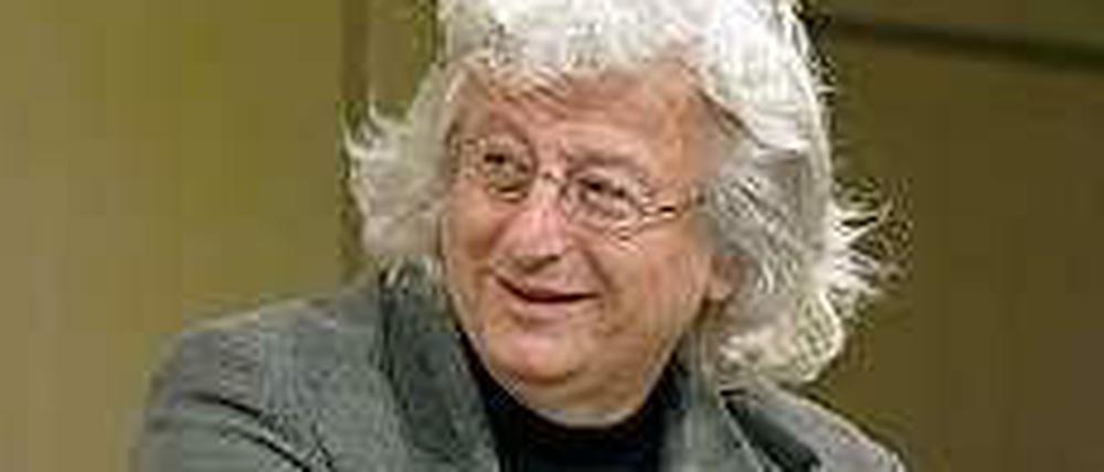Der ungarische Schriftsteller Péter Esterházy in der Berliner Akademie der Künste, 2009.