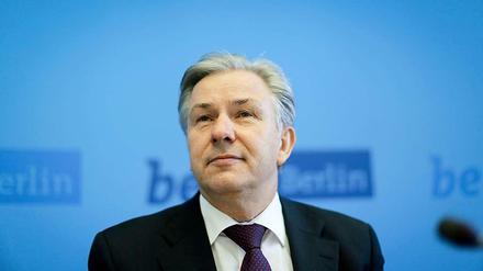 "Ich arbeite jeden Tag daran, dass es besser wird. Nicht wegen der Sympathiewerte, sondern um die Probleme zu lösen", sagt Klaus Wowereit über seine Politik für Berlin.