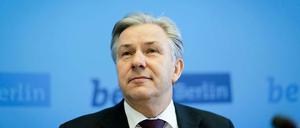 "Ich arbeite jeden Tag daran, dass es besser wird. Nicht wegen der Sympathiewerte, sondern um die Probleme zu lösen", sagt Klaus Wowereit über seine Politik für Berlin.