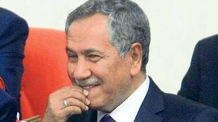 Auf Kompromisskurs. Der stellvertretende türkische Ministerpräsident Bülent Arinc kündigte eine Reform des Anti-Terror-Gesetzes an. Foto: AFP