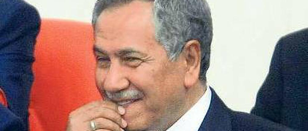 Auf Kompromisskurs. Der stellvertretende türkische Ministerpräsident Bülent Arinc kündigte eine Reform des Anti-Terror-Gesetzes an. Foto: AFP