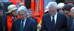 Gedenken am Unglücksort: Der türkische Botschafter in Deutschland, Hüseyin Avni Karslioglu und der Ministerpräsident von Baden-Württemberg, Winfried Kretschmann.