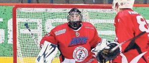 Hintermann. Der 19-jährige Justin Schrörs stand vor seinem Engagement bei den Hamburg Freezers im Tor von Oberligist FASS Berlin.