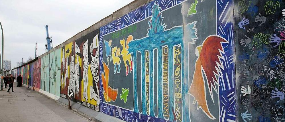 Die Bilder an der East Side Gallery repräsentieren eher den Umbruch nach der Wende, nicht die Teilung selbst.