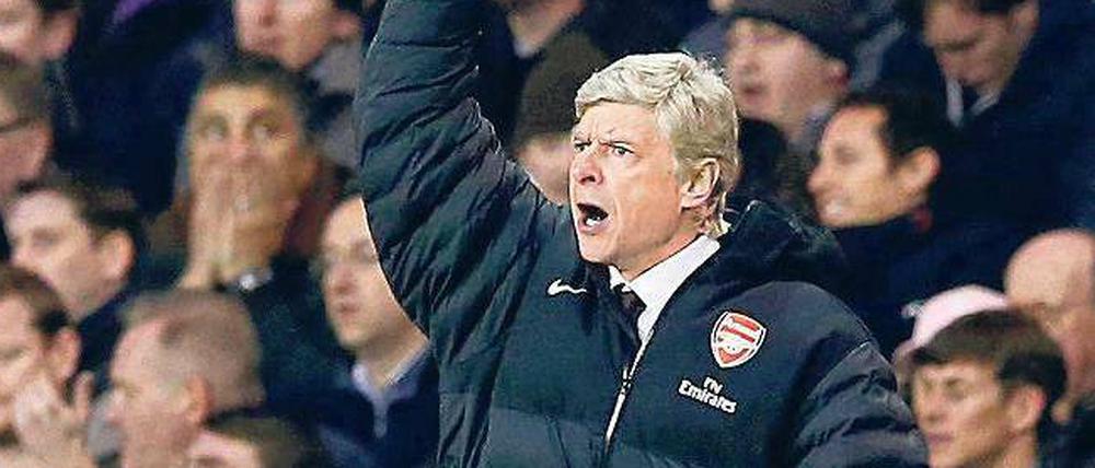 Ärgern mit dem Trainer. Arsene Wengers Ruf hat stark gelitten. Die Arsenal-Defensive macht zu viele Fehler und seine Neuverpflichtungen erreichen nicht das frühere Niveau. 