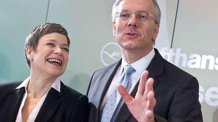Bilanz. Lufthansa-Vorstandsvorsitzender Christoph Franz und Finanzvorstand Simone Menne stellten am 14. März die Jahresergebnisse der Fluggesellschaft in Frankfurt am Main vor. für 2012 vor. Der "Spirit" der Mitarbeiter sei gut, sagte Franz. 