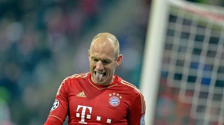 Knappe Sache! Bayerns Arjen Robben weiß, dass hätte auch schief gehen können.