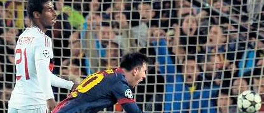 Er jubelt wieder. Barcelonas Superstar Lionel Messi egalisiert mit seinem Tor zum 2:0 den Hinspiel-Rückstand. Den ersten Treffer hatte der Weltfußballer auch erzielt. 