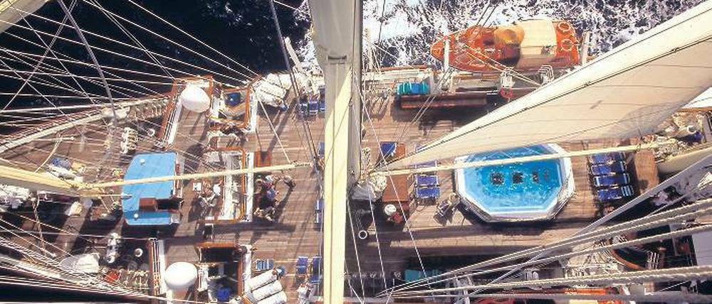 Nichts für Warmduscher. Immerhin – der Aufstieg in die Wanten ist den Passagieren der „Star Clipper“ unter Aufsicht erlaubt.