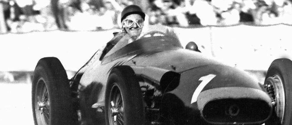 Held der 50er. Der Argentinier Juan Manuel Fangio gewann vier Titel in Folge.