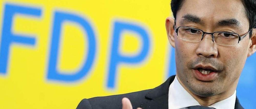 Während einer Pressekonferenz am Montag teilte FDP-Vorsitzender Philipp Rösler mit, dass die fünf FDP-Bundesminister einen NPD-Verbotsantrag der Regierung ablehnen.