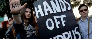 Demonstranten in der Hauptstadt von Zypern, Nikosia.