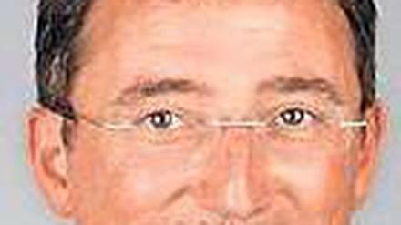 Bei der von Korruptionsvorwürfen überschatteten Landratswahl am Sonntag in Teltow-Fläming ist eine Stichwahl nötig. Zudem scheint die SPD wegen des Korruptionsverfahrens gegen ihren Kandidaten Frank Gerhard ihre Hochburg, in der sie seit 20 Jahren regiert, an die Linke zu verlieren.