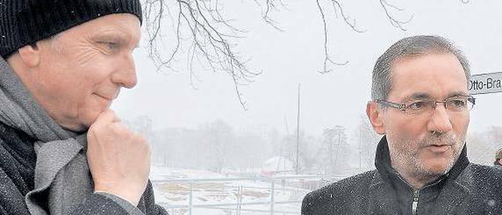 Eins auf die Mütze. Thomas Braune ist Platzecks Sprecher.Foto: dpa