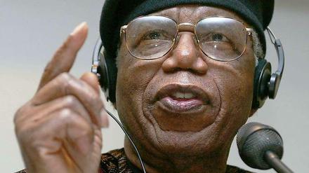 Der nigerianische Schriftsteller Chinua Achebe ist im Alter von 82 Jahren gestorben, dass teilte am Freitag sein Verlagshaus mit. 