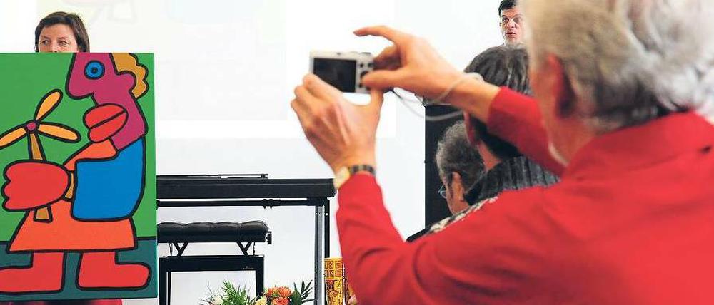 Das Bild heißt "Eine Wiederholung kommt selten allein", und das trifft auch auf die anderen Bilder von Thierry Noir zu. 