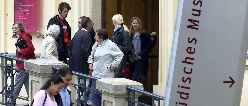 Welchen Namen soll der Platz am Jüdischen Museum in Berlin tragen, darüber streitet der Bezirk Friedrichshain-Kreuzberg.