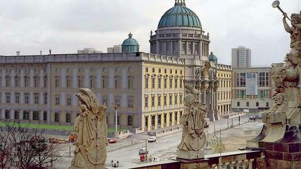 Stadtschloss, Irakkrieg, Wulff: Falsch bleibt falsch und wird nie richtig. Aber das Sich-Abfinden sollte man lernen, meint Malte Lehmig.