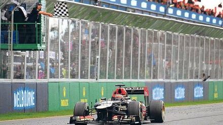 Mit zwei Stopps nach vorn. Kimi Räikkönens Lotus kam am besten mit den Reifen zurecht. Foto: dpa