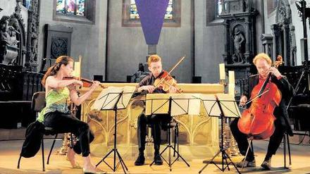 Mach hoch die Tür, das Ohr mach weit. Konzert eines Philharmoniker-Ensembles in der Stiftskirche. 