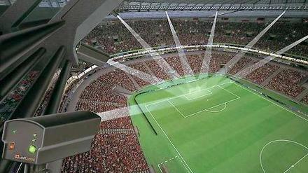 14 Kameras werden an verschiedenen Stellen des Stadiondachs installiert und auf die beiden Tore ausgerichtet. Ein Computer errechnet daraus ein dreidimensionales Bild des Balles auf dem Platz.