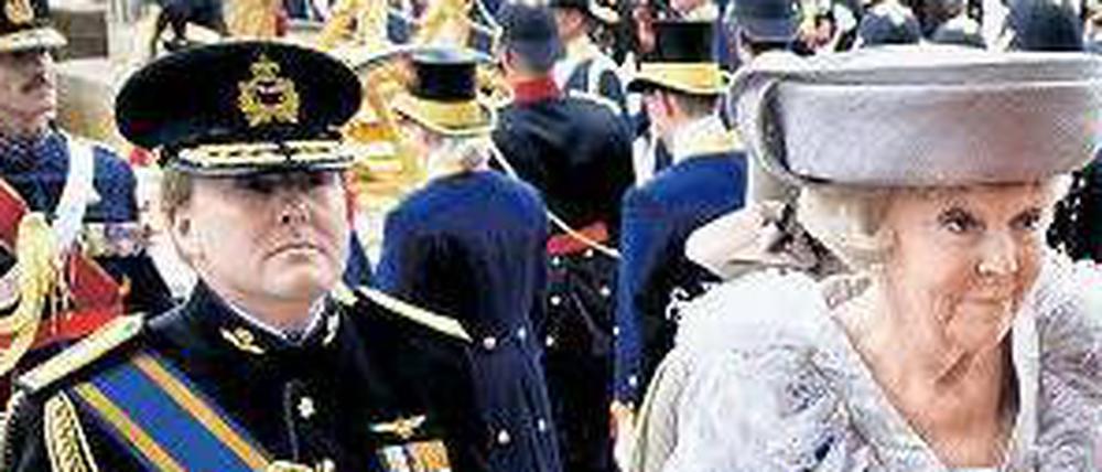 Der König in spe und seine Königin. Am 30. April dankt Beatrix ab und überlässt ihrem ältesten Sohn Willem-Alexander den Thron der Niederlande. picture alliance / dpa