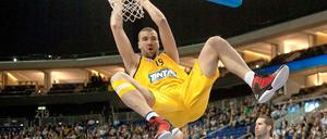 Center Albert Miralles bekam bisher selten die Chance, sich bei Alba in die "Starting Five" zu dunken.