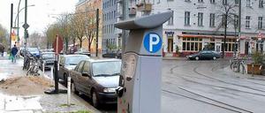 Auch Polizisten müssen nun im Dienst Parkscheine lösen. Viele tun es trotzdem nicht.