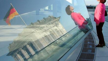 Bürger mit Durchblick? Es gibt immer mehr Stimmen, die fordern, dass die Vermögen von Politikern transparent gemacht werden.