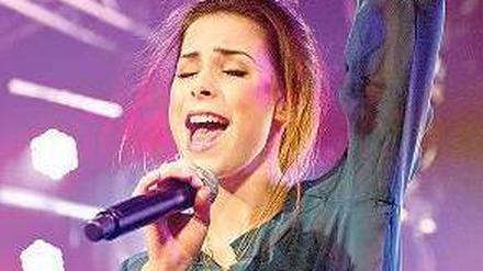 Hibbelig. Lena Meyer-Landrut in Aktion im Berliner Postbahnhof.
