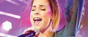 Hibbelig. Lena Meyer-Landrut in Aktion im Berliner Postbahnhof.