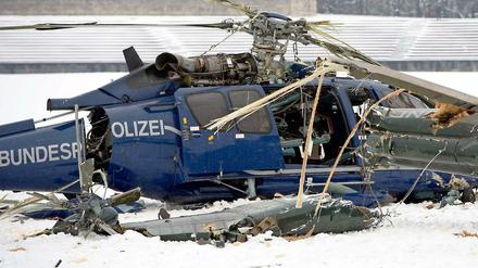 Wegen der schlechten Sichtverhältnisse prallten während einer Großübung im März zwei Hubschrauber der Bundespolizei gegeneinander. 
