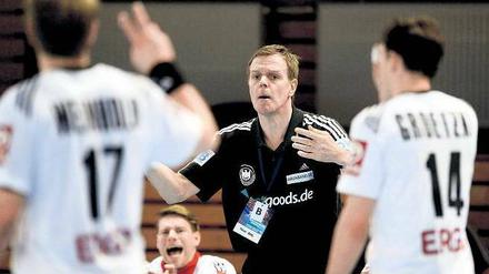 Trainer in Not. Für Martin Heuberger geht es am Sonntag gegen Tschechien um seinen Job.
