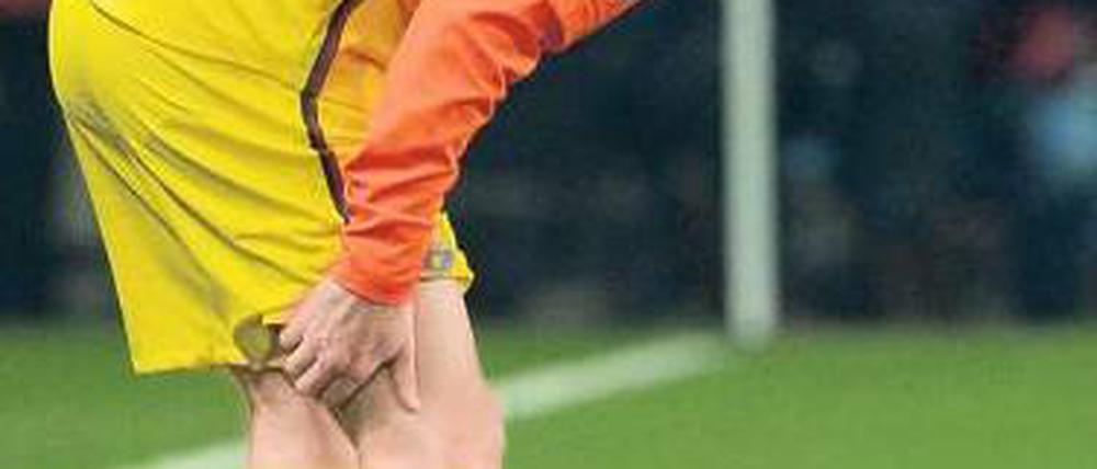 Es zwickt im Oberschenkel. Messi fällt voraussichtlich für zehn Tage aus. Foto: AFP