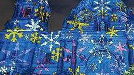 Abspaltung. Teilnehmer des Festivals of Lights wollen ein eigenes Lichterfest organisieren. In den vorigen Jahren erstrahlte zum Beispiel der Berliner Dom in einem buntem Muster.