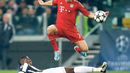 Der große Sprung. Franck Ribery überwand mit dem FC Bayern auch die Viertelfinalhürde Juventus Turin. Foto: Reuters