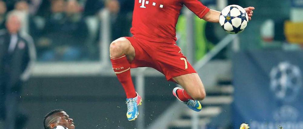 Der große Sprung. Franck Ribery überwand mit dem FC Bayern auch die Viertelfinalhürde Juventus Turin. Foto: Reuters