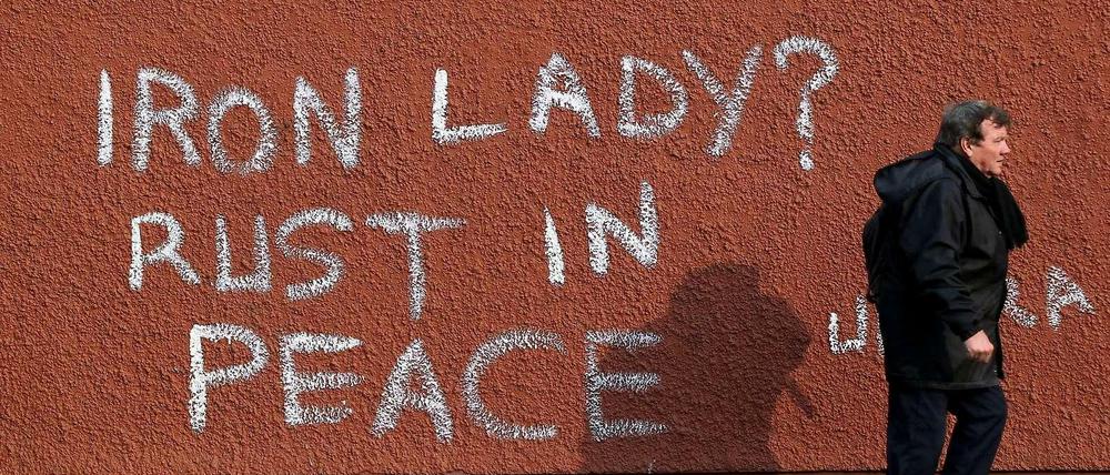 Eher schon eine der freundlicheren Reaktionen auf den Tod Margaret Thatchers (gesehen in Belfast). Mit einer Portion schwarzen britischen Humors.