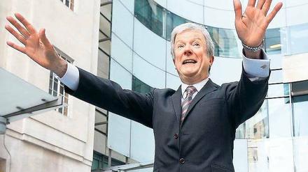 Neue Studios, neue Technik, neuer Ehrgeiz. Da passt es gut, dass Peter Hall Anfang April als neuer BBC-Generaldirektior begonnen hat.